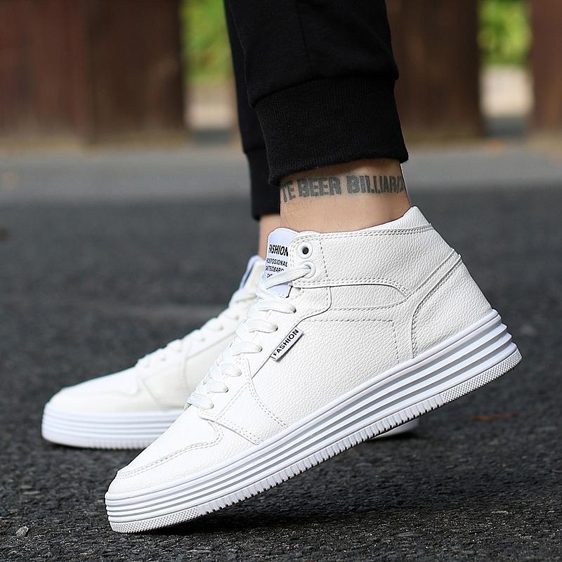 Zapatos Planos Blancos de Hombre con Correa Alta de Punta Redonda