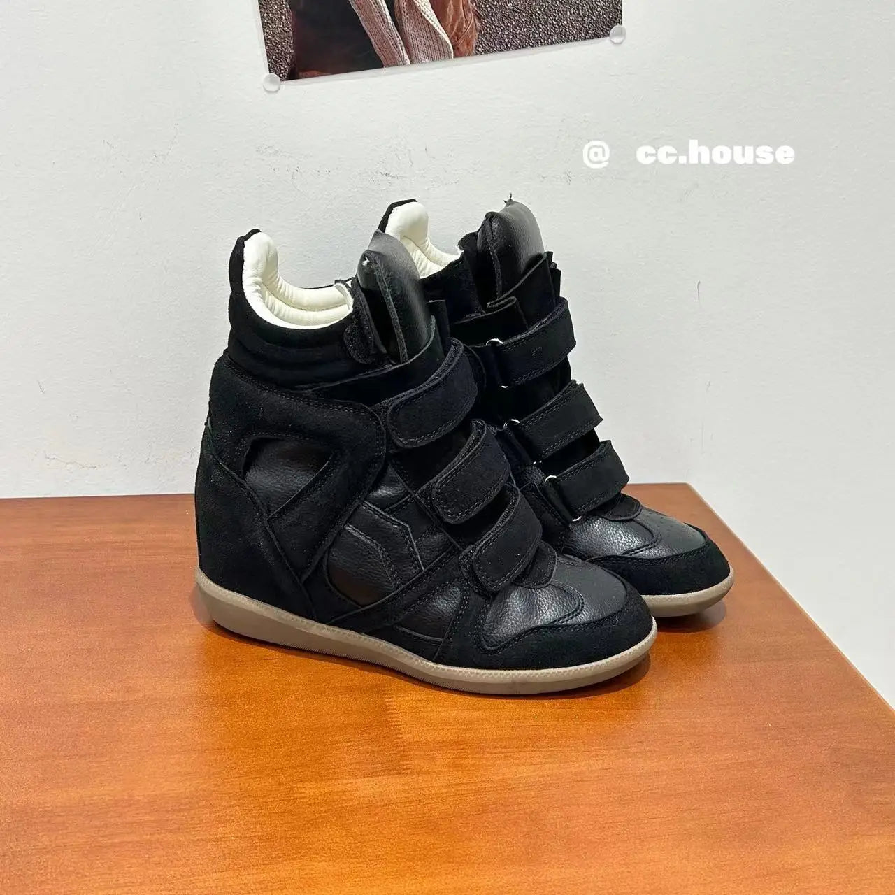 High Top Women's Sneakers New 2026 Autumn Winter Ankle Boots Thick Bottom Leather Casual Shoes Wedge Heels Hook&Loop Sport Shoes