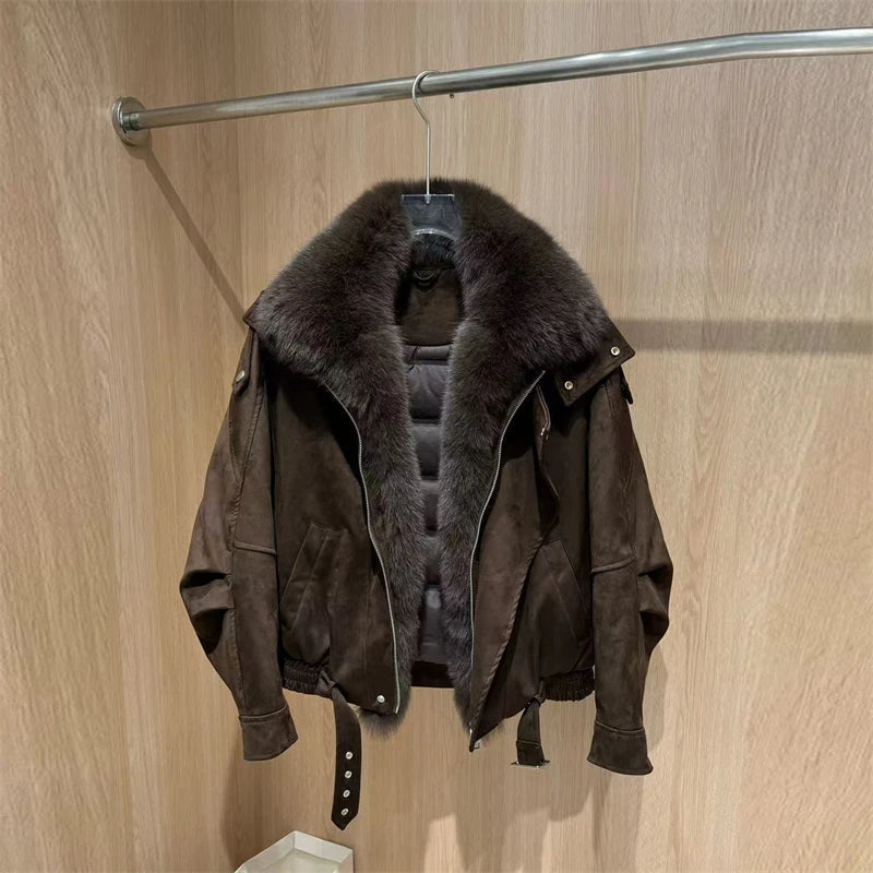 New winter style short down jacket with fox fur collar, high-quality fashion suede jacket, loose fit, thick and warm fur coat.