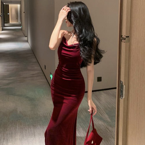 Vestido largo ajustado de sirena para mujer de terciopelo dorado con tirantes