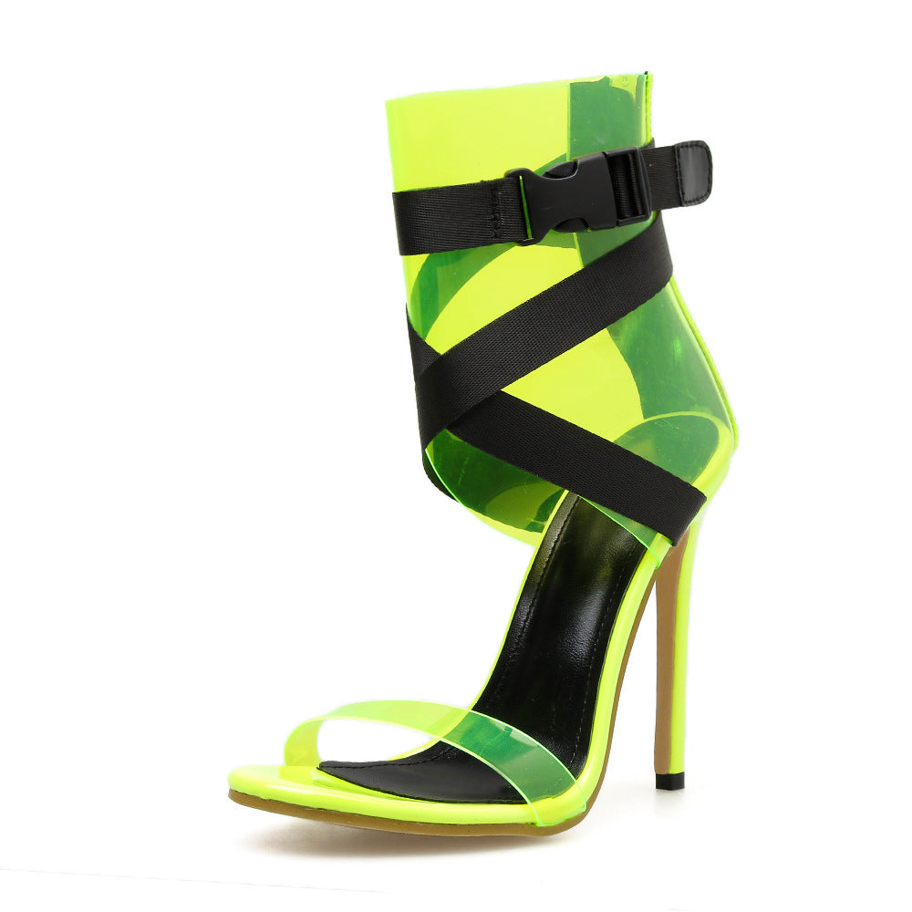 Sandalias transparentes de tacón alto