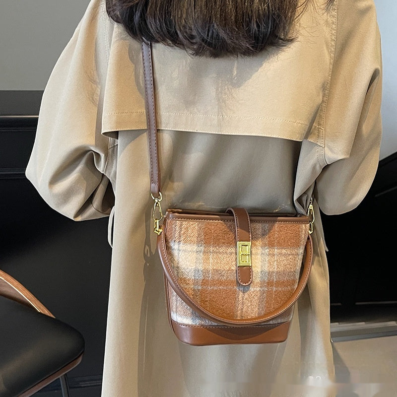 Bolso de mano estilo cubo a cuadros de ante vintage de nicho estilo coreano