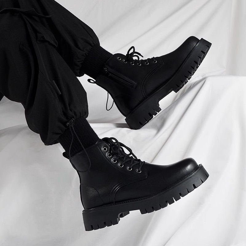 Zapatos de cuero negros de hombre de caña alta con cremallera lateral, botines tipo worker con alza