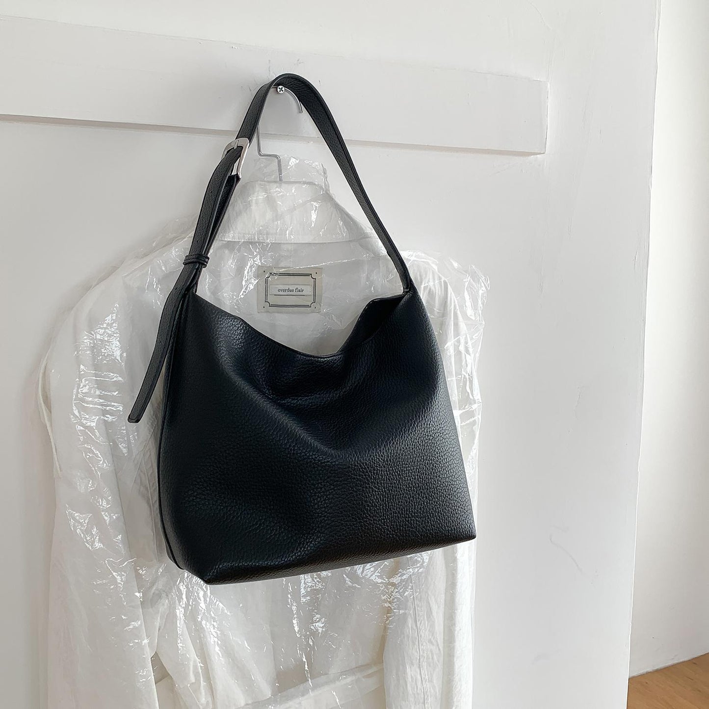 Soft-leather Tote Bag For Commutingsophisticated