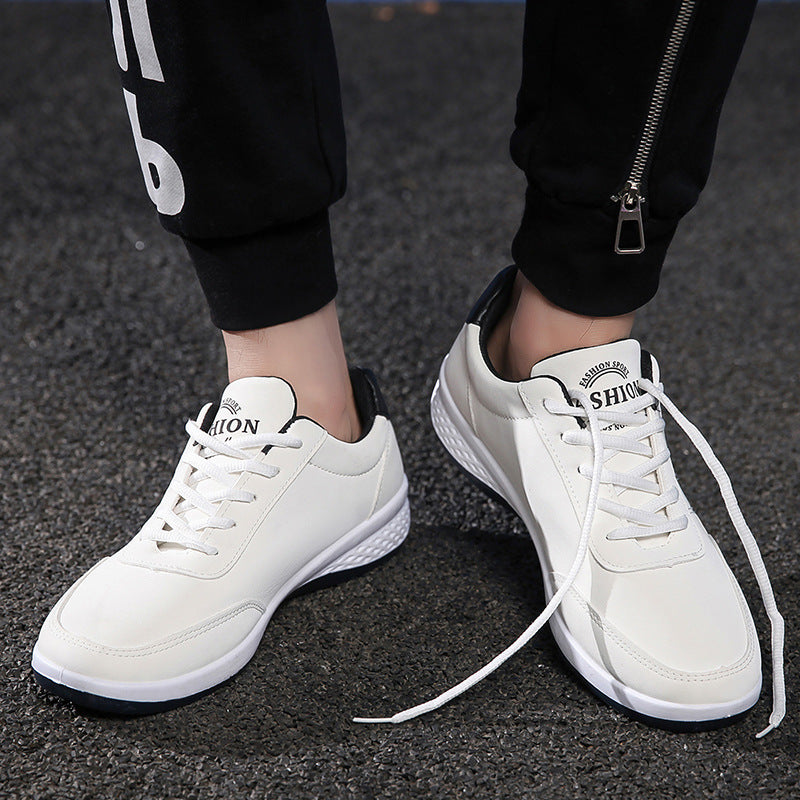 Zapatos deportivos casuales de cuero versátiles e impermeables