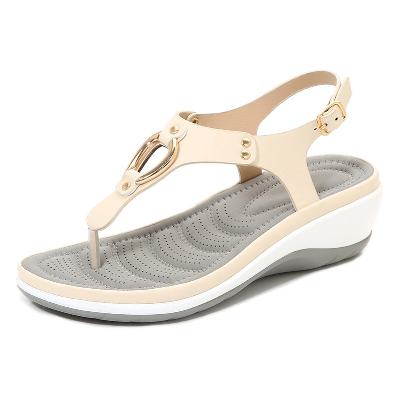 Nuevas sandalias de cuña
