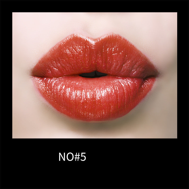 Lápiz labial suave, hidratante y de maquillaje de labios encantador