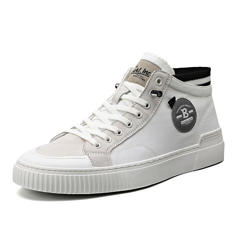 Nuevas zapatillas altas con cordones
