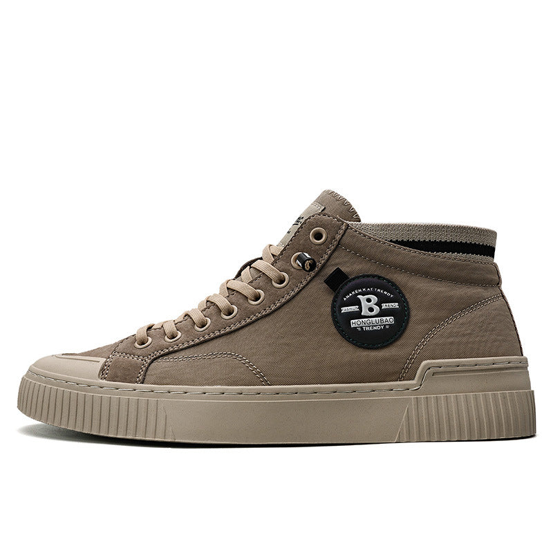 Nuevas zapatillas altas con cordones