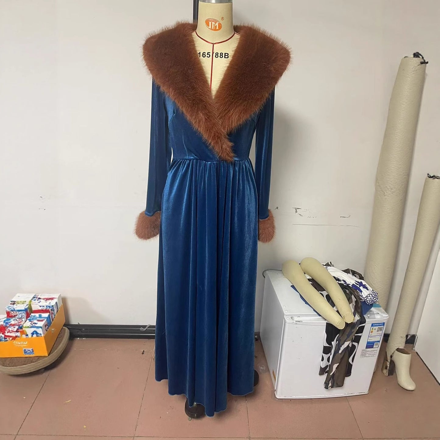 Women's Thickened Pleuche Dress Fur Collar Coat
