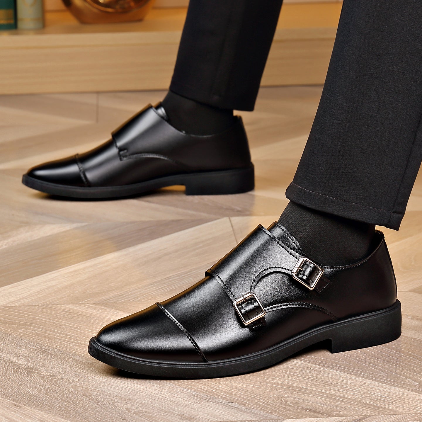 Zapatos de cuero slip-on metálicos para hombre de talla grande y suela blanda que combinan con todo