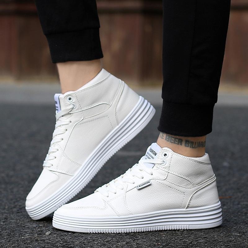 Zapatos Planos Blancos de Hombre con Correa Alta de Punta Redonda