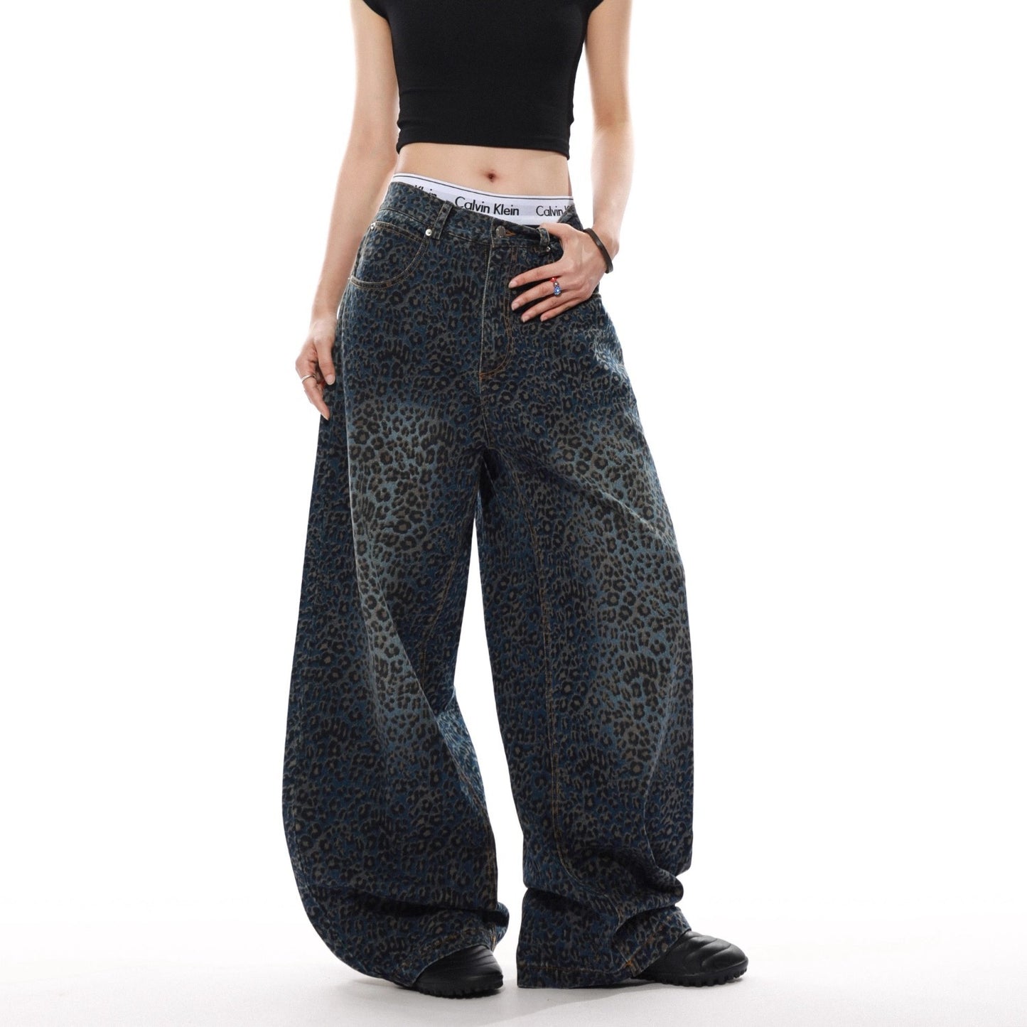 Women's Black Gradient Leopard-Print Denim Jeans