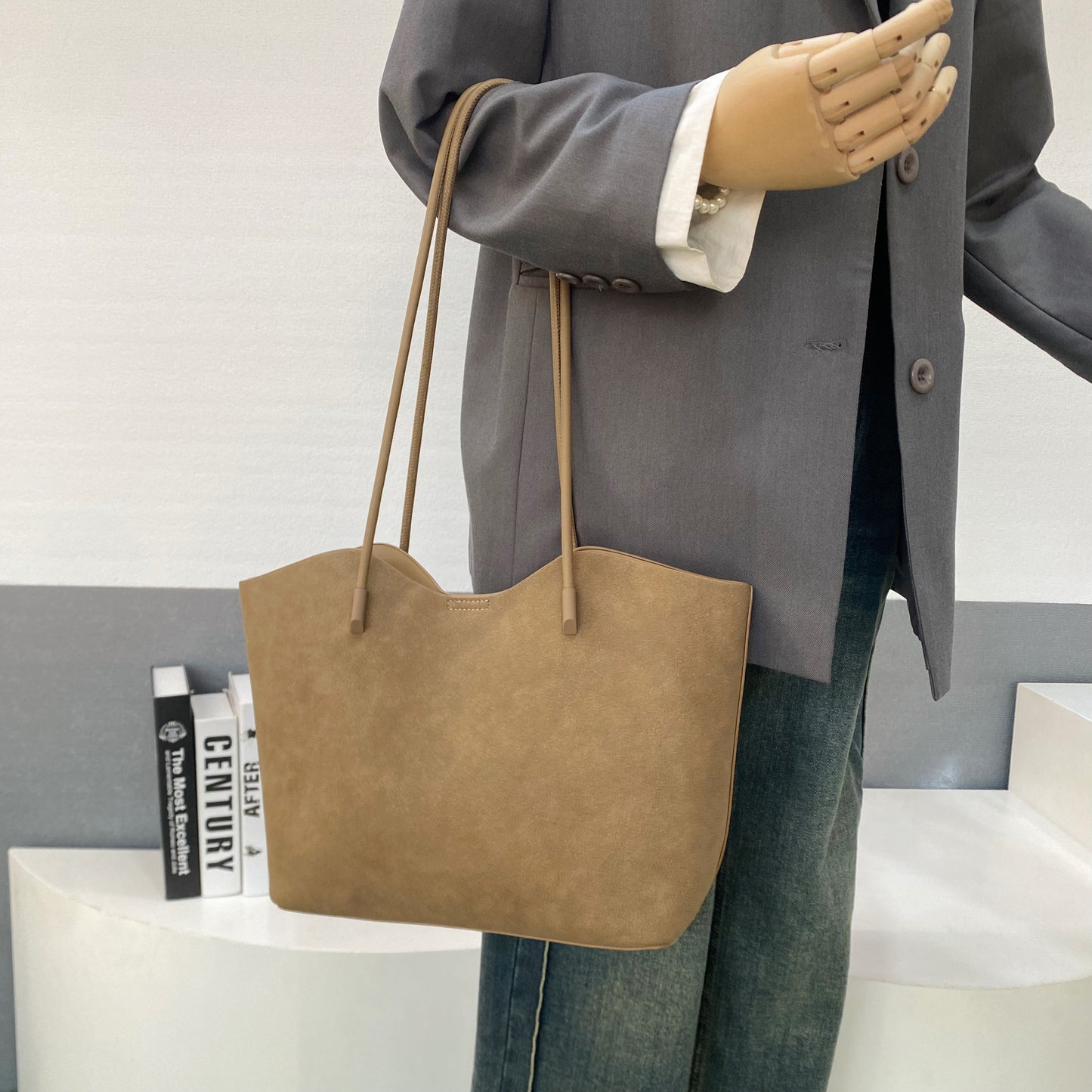 New Large-Capacity Minimalist Suede Bucket Bag