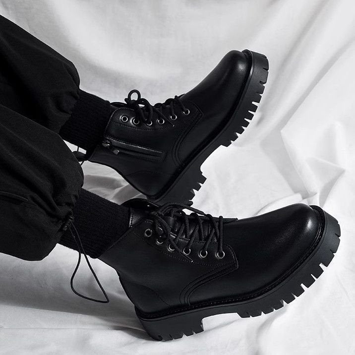 Zapatos de cuero negros de hombre de caña alta con cremallera lateral, botines tipo worker con alza