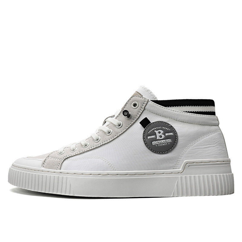 Nuevas zapatillas altas con cordones