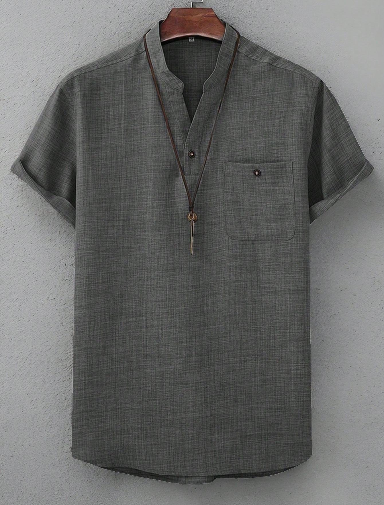 Camisa de manga corta de color liso con cuello vuelto para hombre