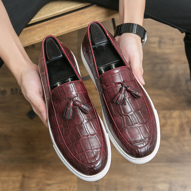 Zapatillas de deporte casual de negocios para hombre estilo coreano, de talla grande, de moda, con borlas, de pasarela, de cuero sin cordones, de la estación europea