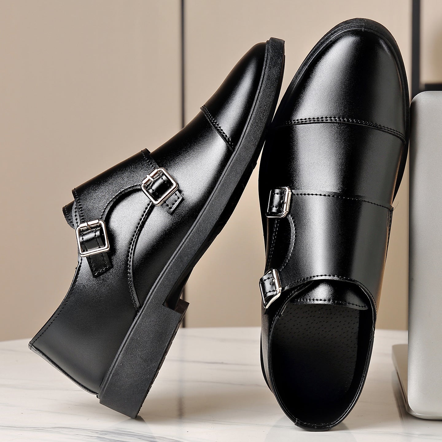 Zapatos de cuero slip-on metálicos para hombre de talla grande y suela blanda que combinan con todo