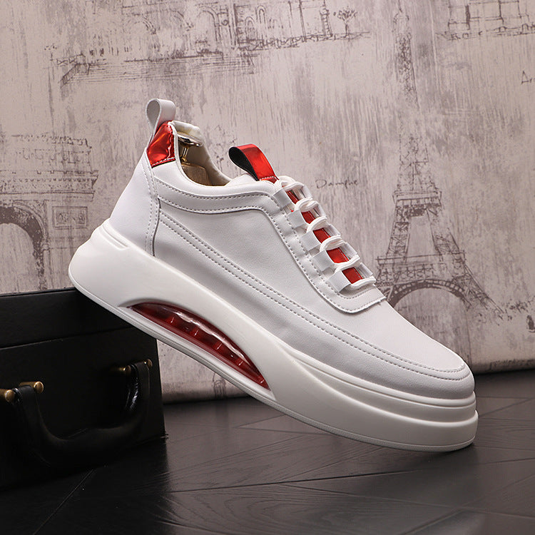 Zapatos casuales de hombre modernos con suela blanca gruesa