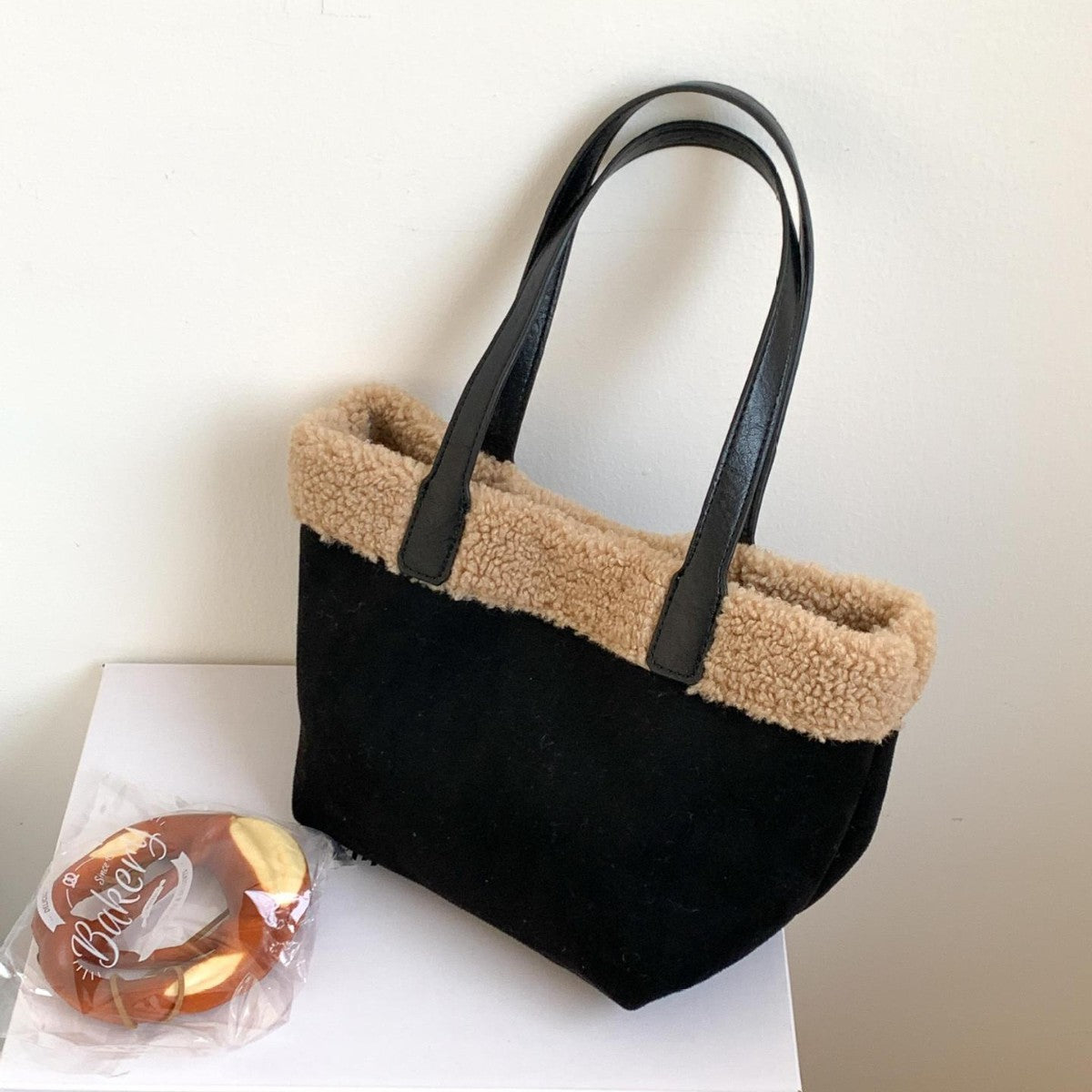 Bolso Retro de Gamuza con Parches y Dobladillo Vuelto