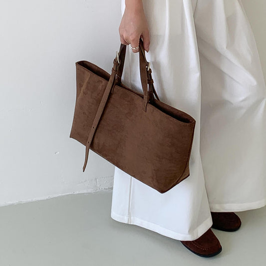 New Autumnwinter Tote Bag In Suede With A Large Capacity