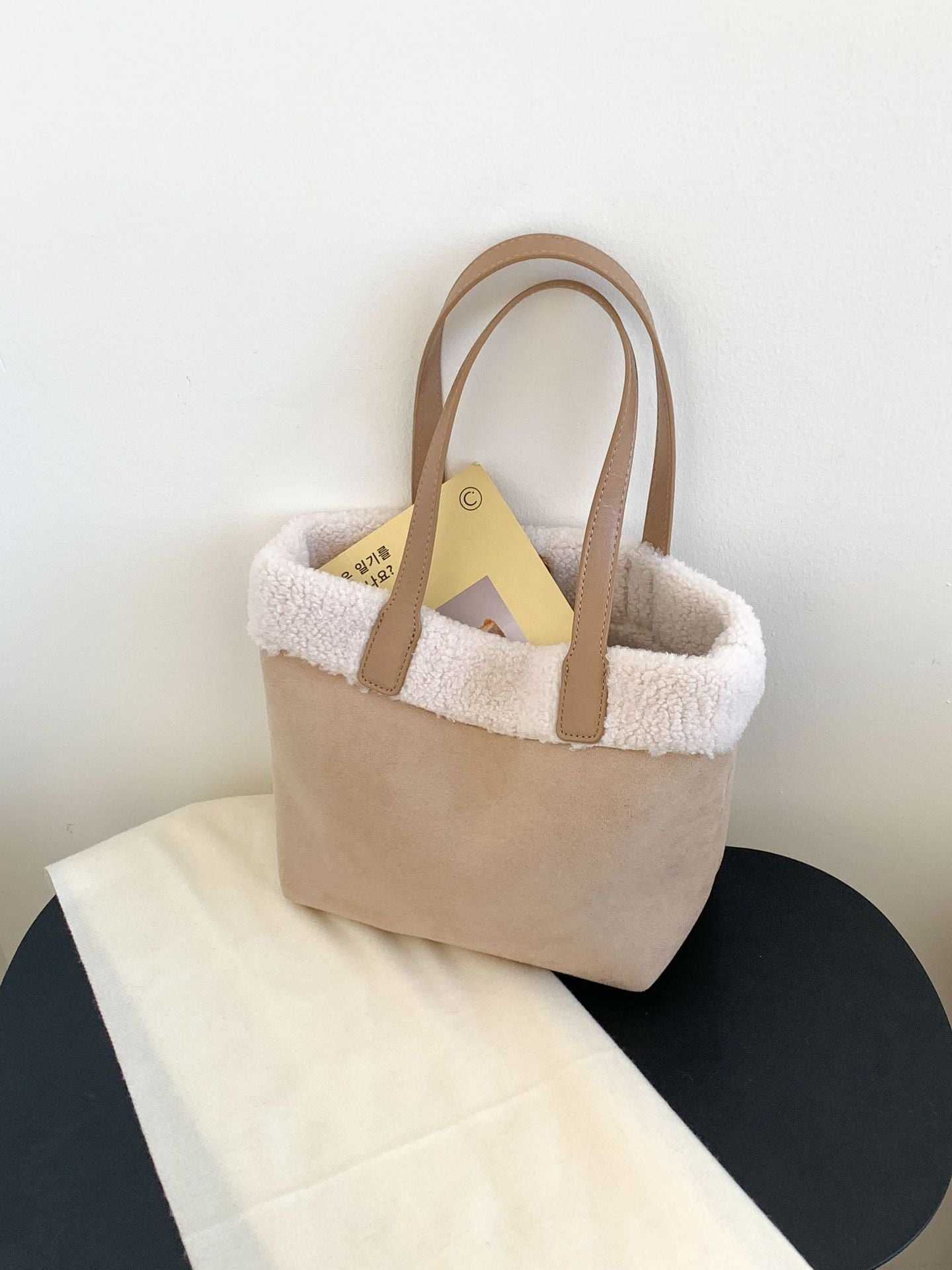 Bolso Retro de Gamuza con Parches y Dobladillo Vuelto