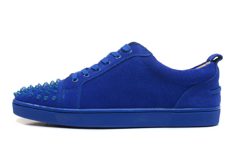 Zapatillas de caña baja con puntera esmerilada y pinchos