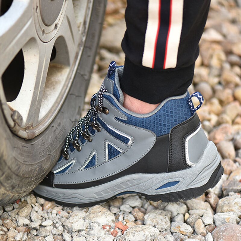 Anti-smash and anti-stab safety shoes