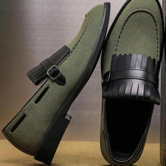 Zapatos mocasines de color liso para hombre con borlas