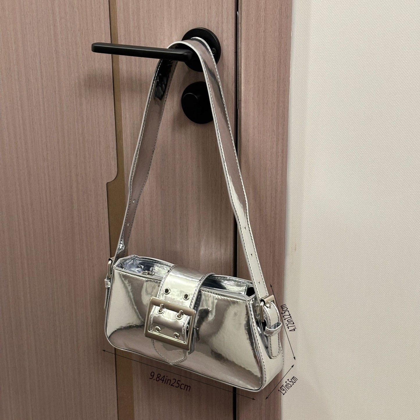 Bolso Chic de Charol Plateado Dulce y Atrevido