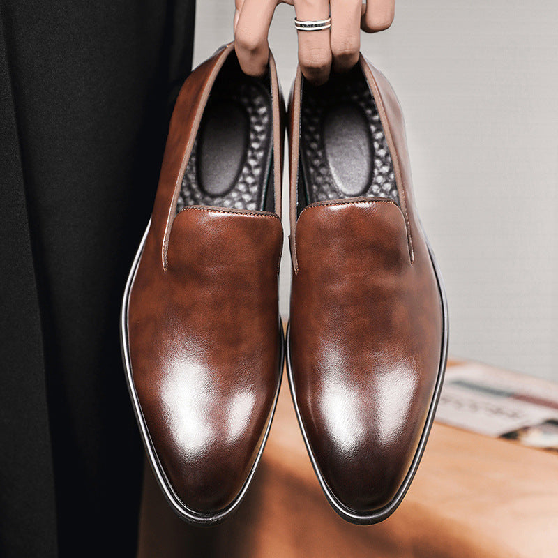 Zapatos de cuero pulido estilo británico sencillo con punta.