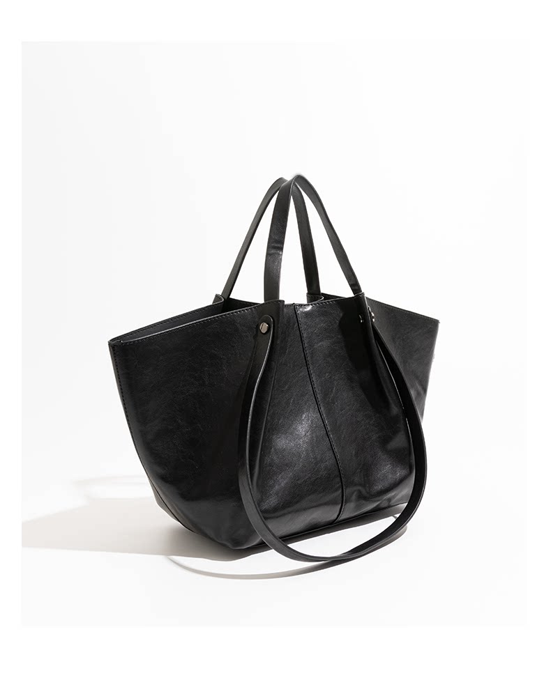 Stylish Versatile Womens Large-capacity Commuter Bag