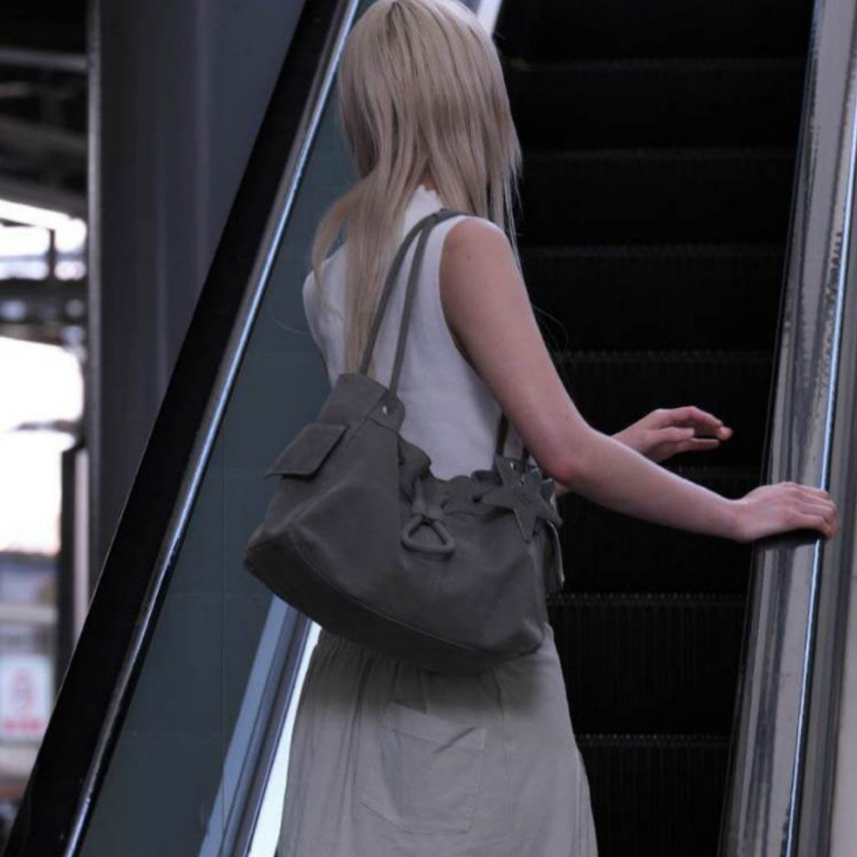 Bolso Tote y Bandolera Grande con Forma de Nube