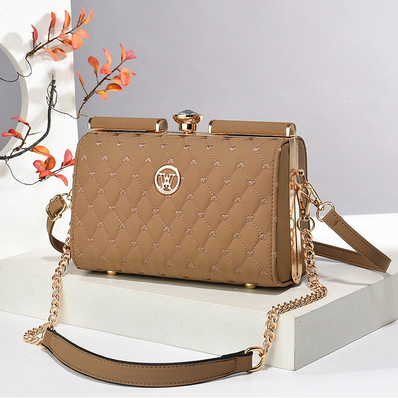 Bolso De Hombro Acolchado Con Forma De Diamante Moderno Y De Nicho Con Textura Premium