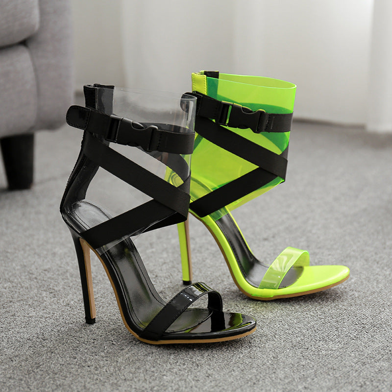 Sandalias transparentes de tacón alto
