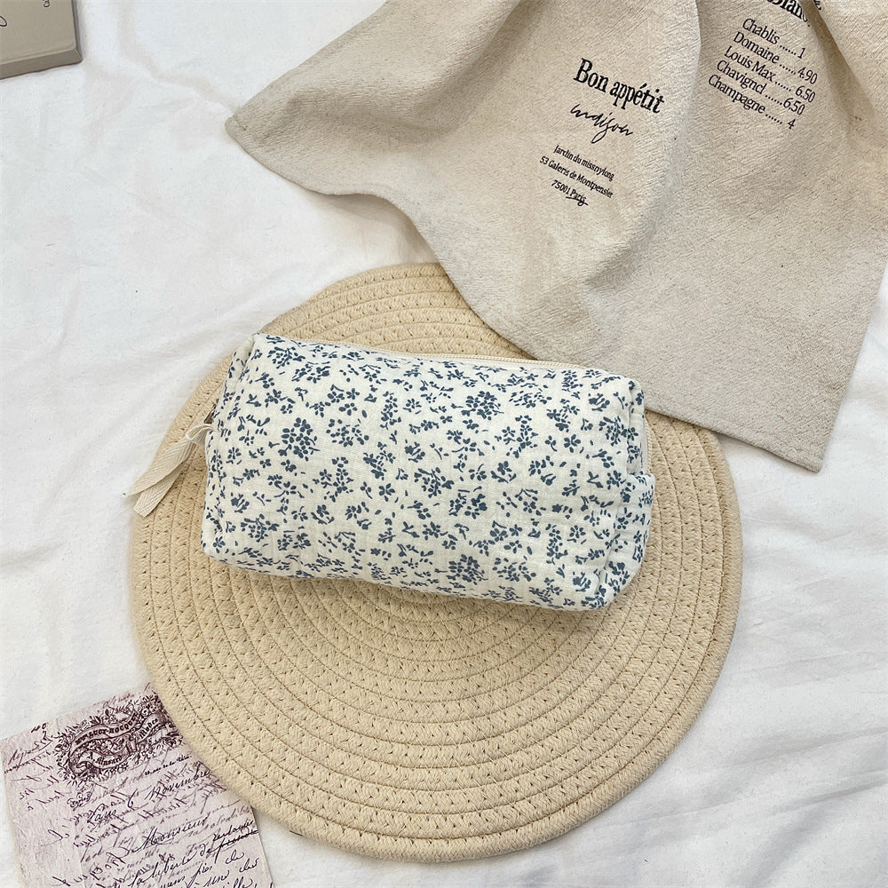 Neceser grande con estampado floral de manzano silvestre azul