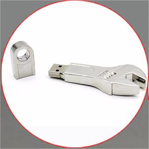 Regalo para conferencia de negocios de empresa: USB con forma de llave inglesa de metal, doble cabeza de flor de ciruelo