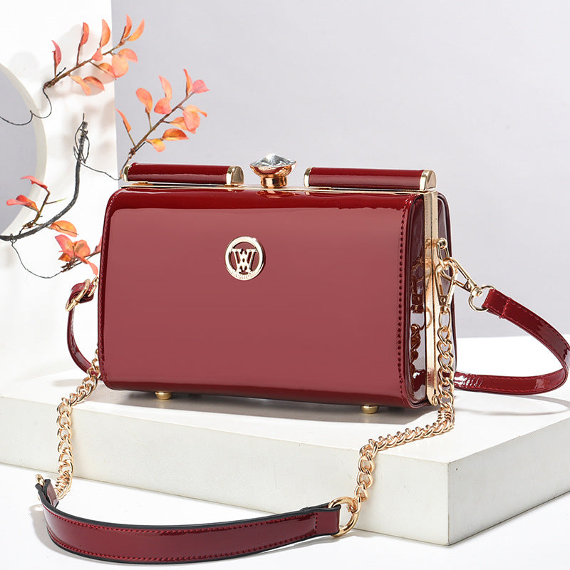Bolso De Hombro Acolchado Con Forma De Diamante Moderno Y De Nicho Con Textura Premium