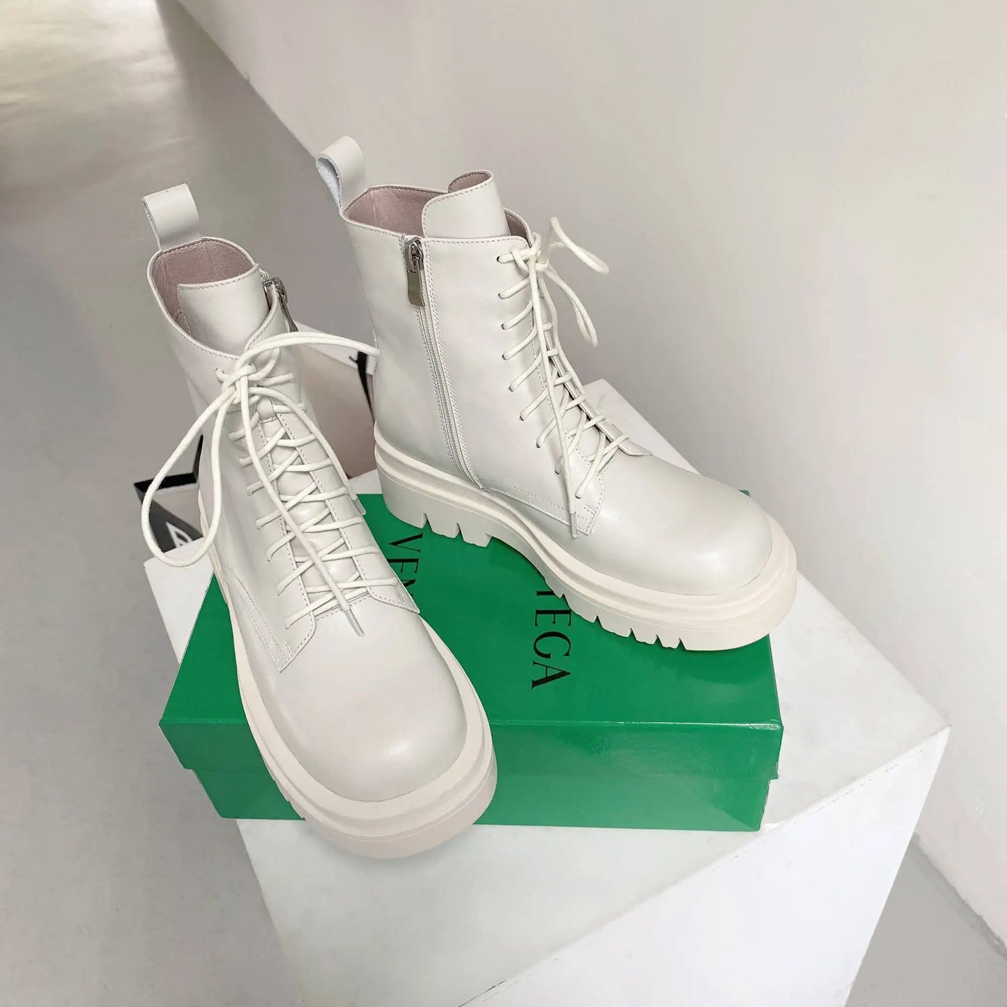 Krazing Pot Wool Winter Keep Warm Snow Boots Full Grain Leather Round Toe High Heels Sheep Fur Lace Up Plus Size Ankle Boots L05