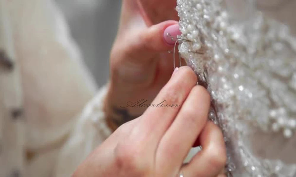 Alonlivn Customize Made Beauty Lace Fitted Beaded 2 In 1 Mermaid Wedding Gowns Trumpet Removable Train Bridal Gowns