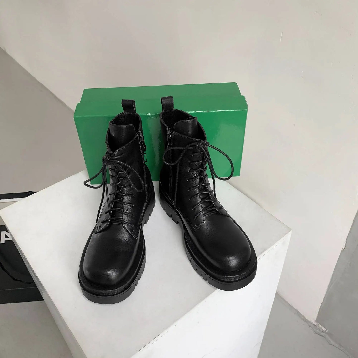 Krazing Pot Wool Winter Keep Warm Snow Boots Full Grain Leather Round Toe High Heels Sheep Fur Lace Up Plus Size Ankle Boots L05