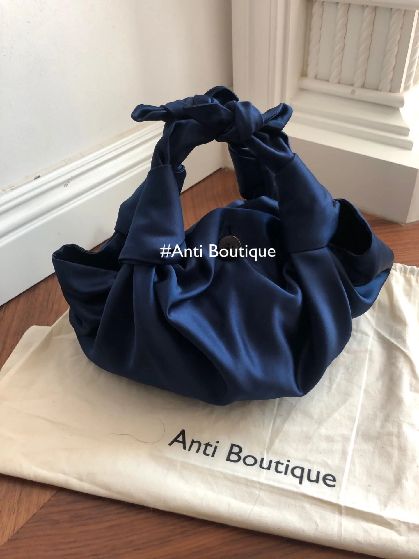 Cloud-wrapped Soft Leather Madame Silk satin Bag Single Shoulder Slant Dumpling Bag Handbag Day Clutches Bags 2020 purse