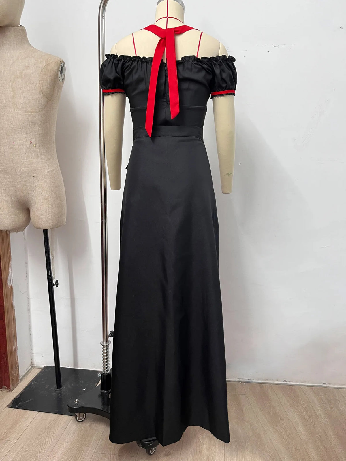 Adult Women Halloween Cosplay Red Heart Princess Queen of Hearts Alice in Wonderland Poker Queen Cosplay Masquerade Costumes
