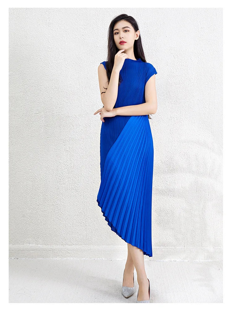 High-end women's summer dresses, sophisticated and stylish new styles, solid color, irregular patchwork, elegant evening gowns.