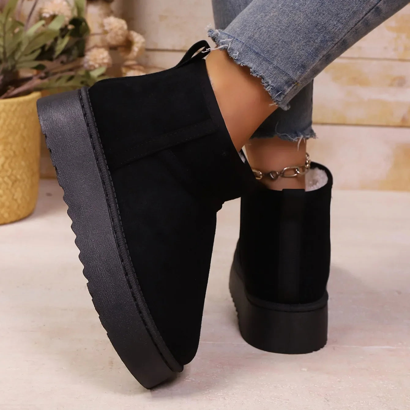 Real Sheepskin Wool Low-cut Warm Comfortable Shoes Women Fashion Short Shoes 2025 New Winter Warm Boots Fur Ladies Snow Boots