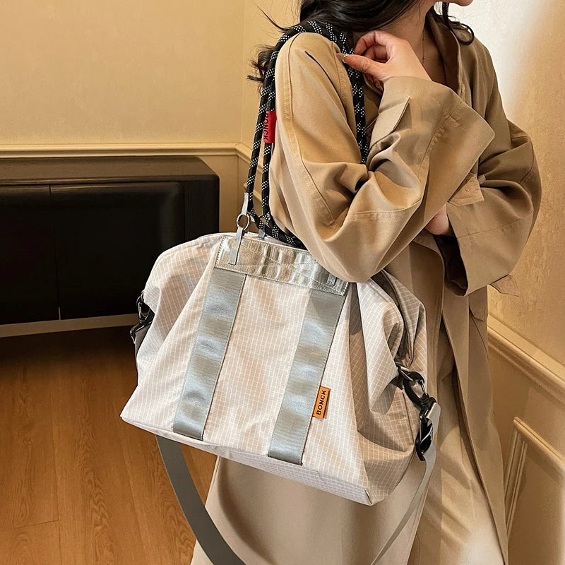 Geometric Design Travelling Shoulder Crossbody Gym Bags For Women Wet and Dry Separated Large Capacity Shopper Handbag For Sport