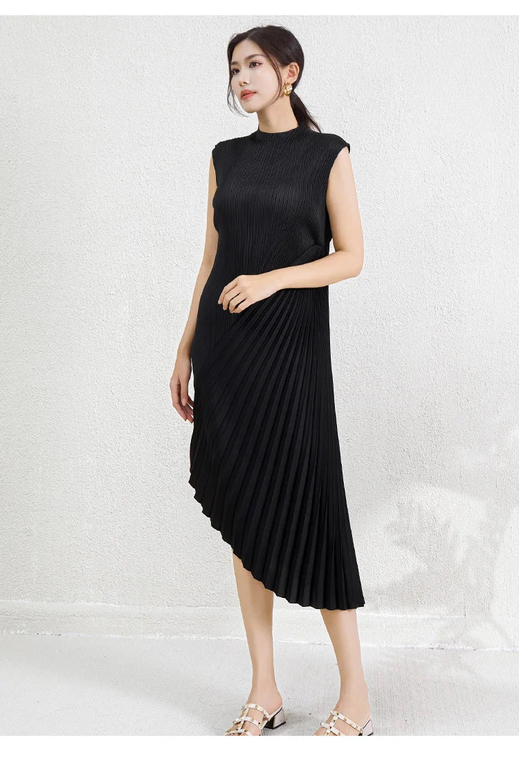 High-end women's summer dresses, sophisticated and stylish new styles, solid color, irregular patchwork, elegant evening gowns.