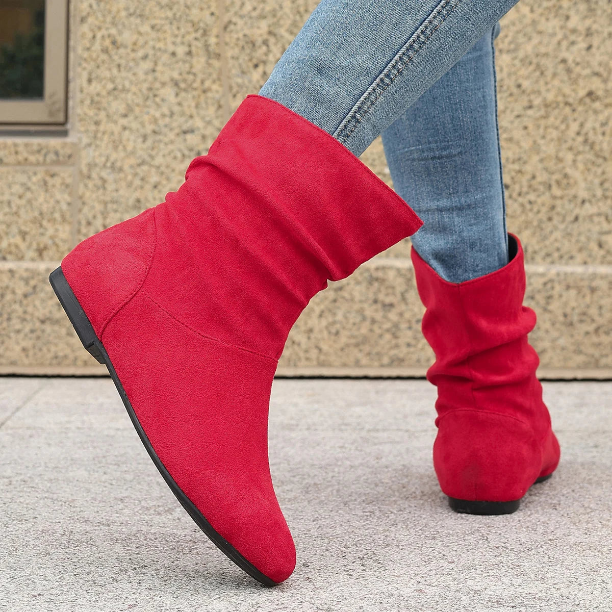 One-Step Women's Nude Boots Fashionable and Casual Stacked Elastic Flat Low-Tube Women's Boots Pleated Solid Color Round Head
