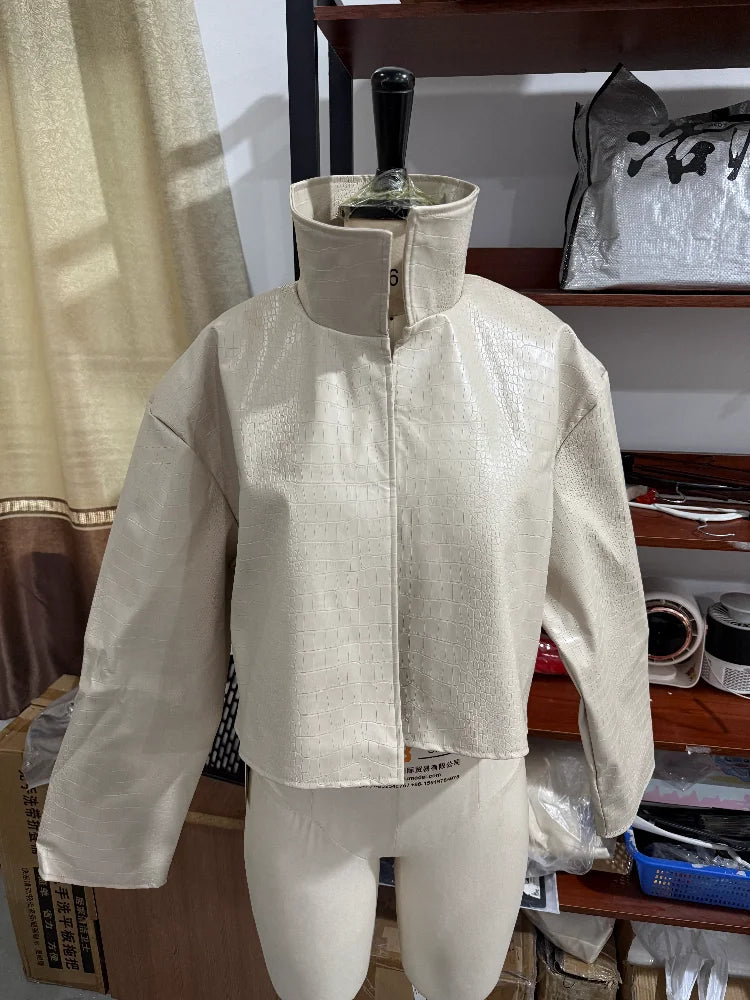 Crocodile Pattern Embossed Short Women Leather Jacket Stand Collar Zipper Long Sleeved Cropped Jackets 2026 Street Daily Outfit